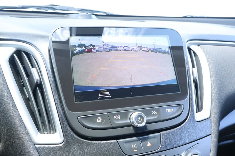 Chevrolet Malibu Vehicle Full-screen Gallery Image 27