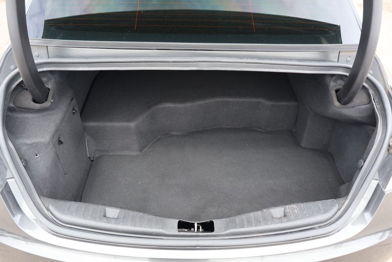 Lincoln MKZ Vehicle Full-screen Gallery Image 08