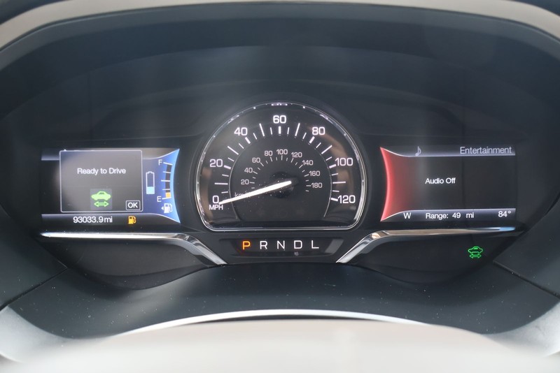 Lincoln MKZ Vehicle Full-screen Gallery Image 23