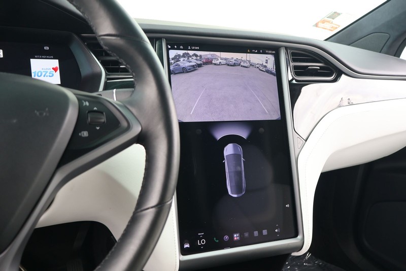 Tesla Model X Vehicle Full-screen Gallery Image 29