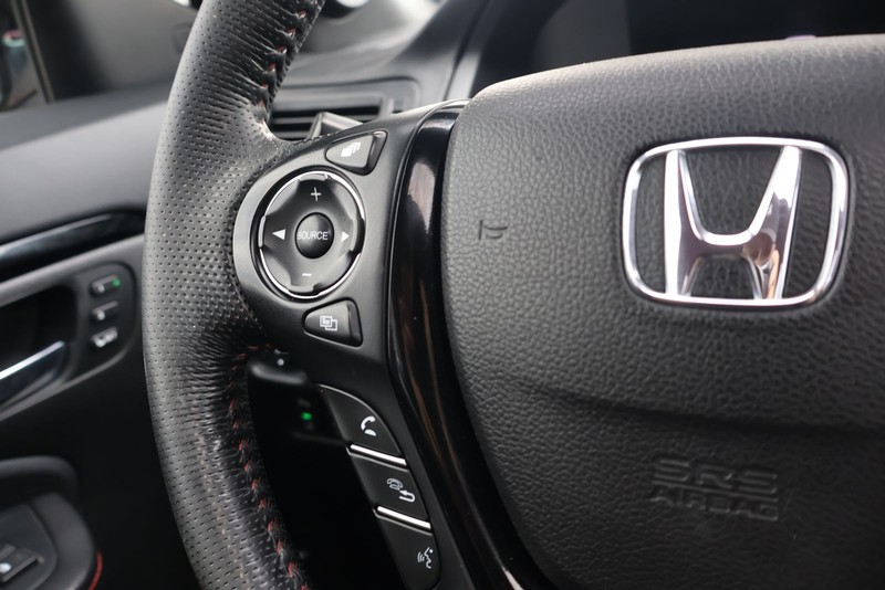 Honda Ridgeline Vehicle Full-screen Gallery Image 24