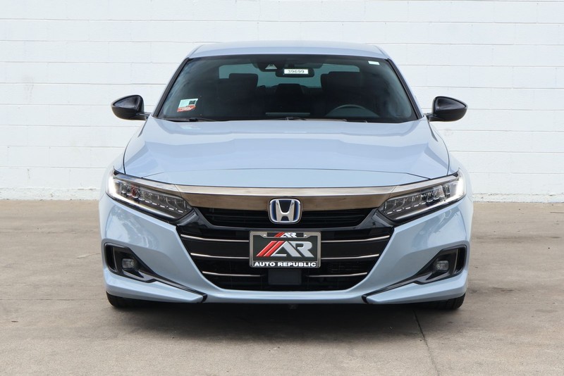 Honda Accord Hybrid Vehicle Full-screen Gallery Image 02