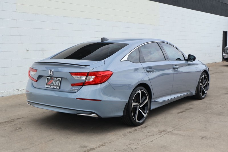 Honda Accord Hybrid Vehicle Full-screen Gallery Image 05