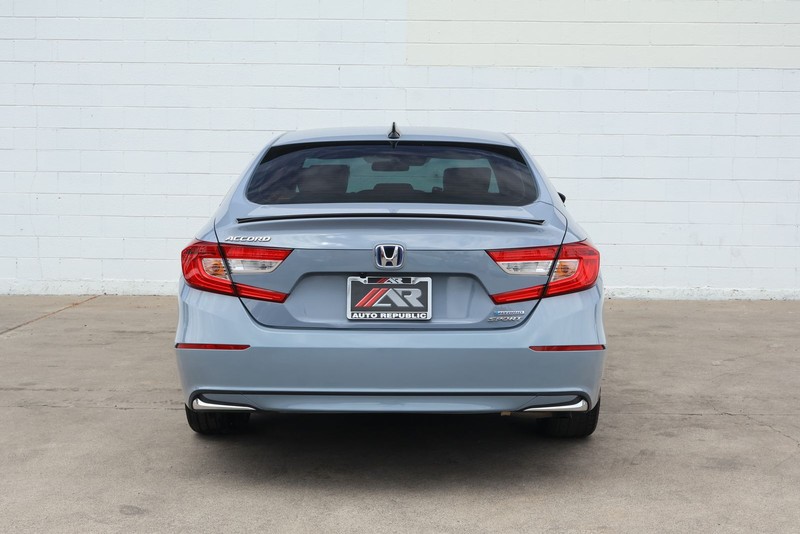Honda Accord Hybrid Vehicle Full-screen Gallery Image 06