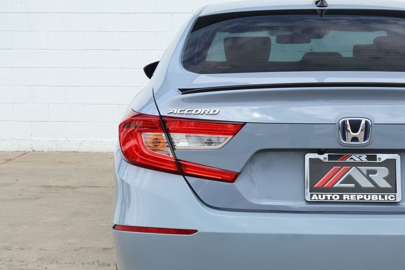 Honda Accord Hybrid Vehicle Full-screen Gallery Image 07