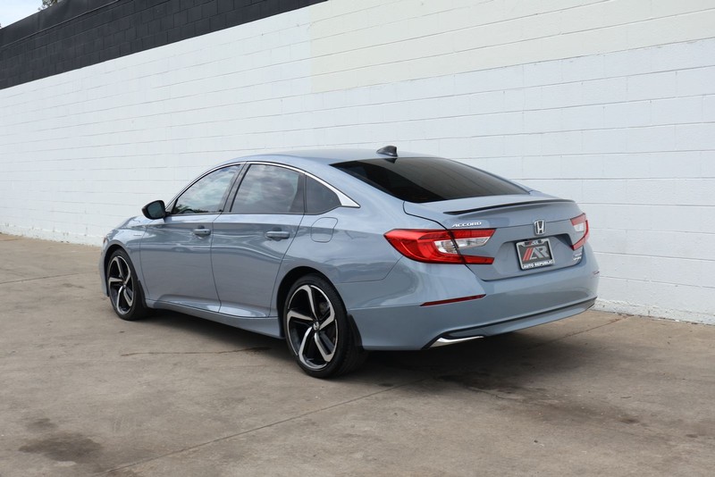 Honda Accord Hybrid Vehicle Full-screen Gallery Image 09