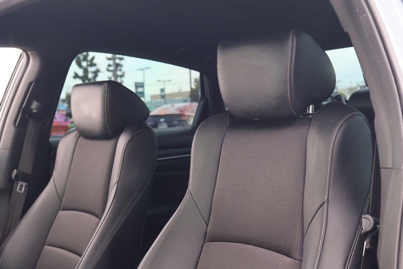 Honda Accord Hybrid Vehicle Full-screen Gallery Image 17