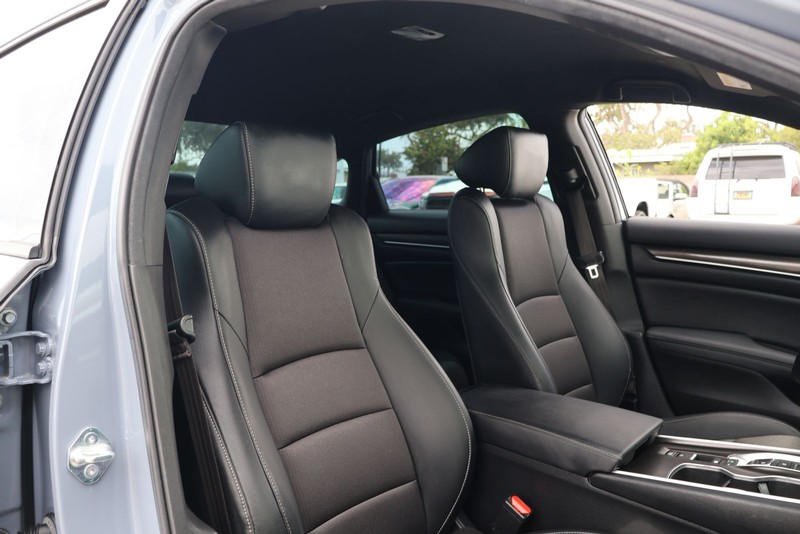 Honda Accord Hybrid Vehicle Full-screen Gallery Image 18