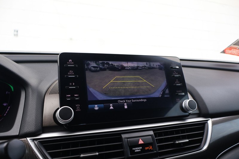 Honda Accord Hybrid Vehicle Full-screen Gallery Image 26