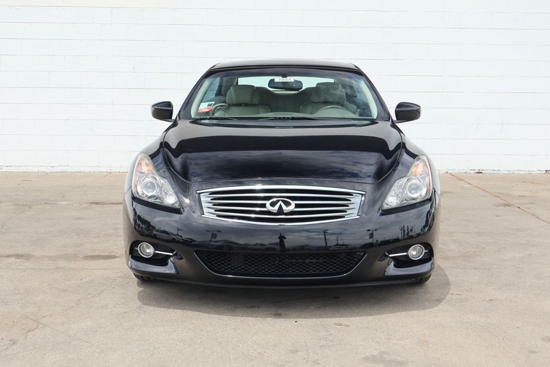 INFINITI G37 Convertible Vehicle Full-screen Gallery Image 02