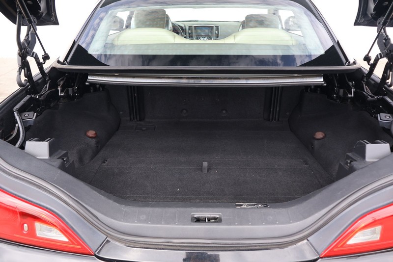 INFINITI G37 Convertible Vehicle Full-screen Gallery Image 08
