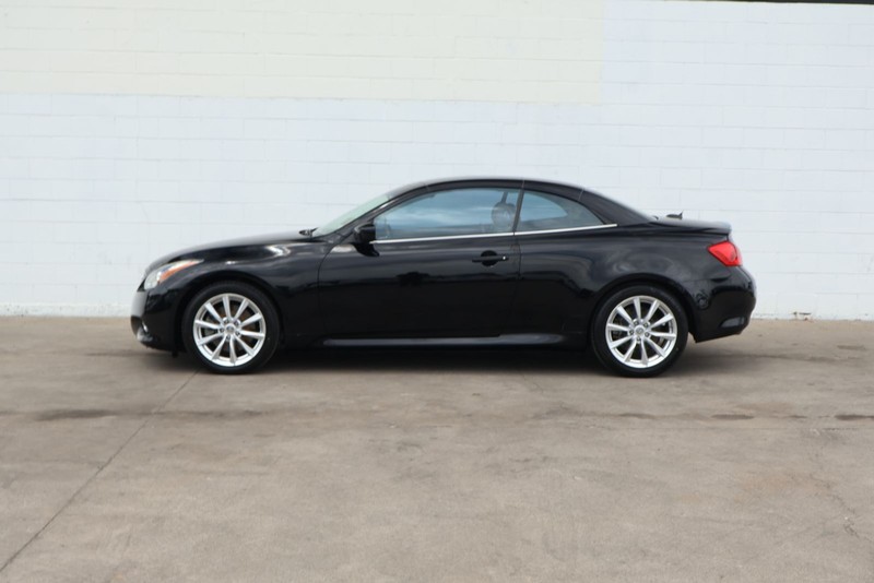INFINITI G37 Convertible Vehicle Full-screen Gallery Image 10