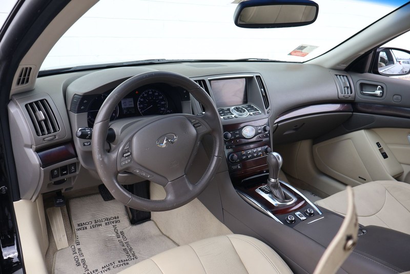 INFINITI G37 Convertible Vehicle Full-screen Gallery Image 15