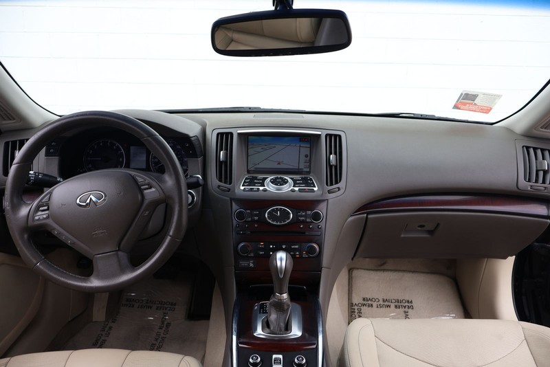 INFINITI G37 Convertible Vehicle Full-screen Gallery Image 21