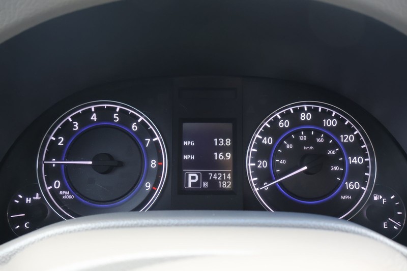 INFINITI G37 Convertible Vehicle Full-screen Gallery Image 22