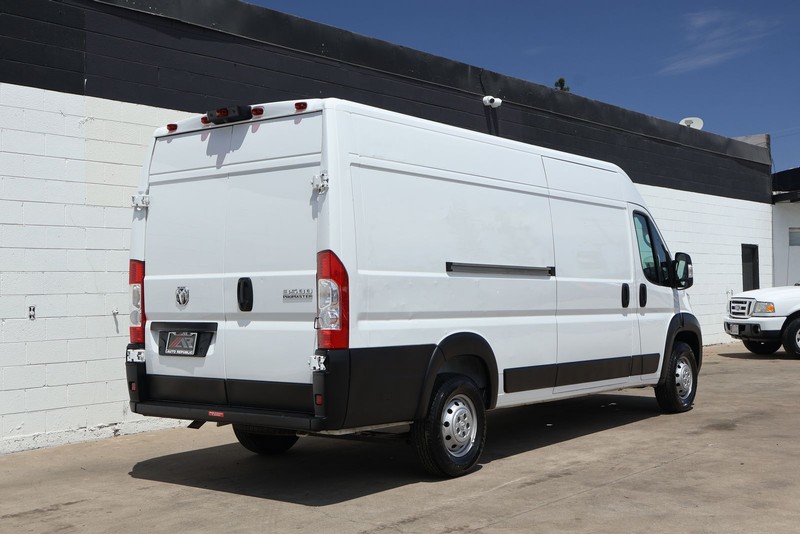 Ram ProMaster Cargo Van Vehicle Full-screen Gallery Image 06