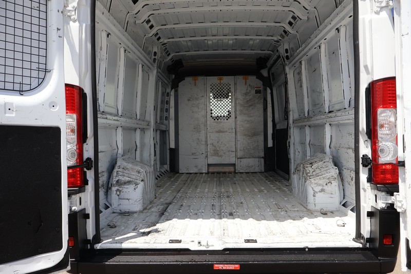 Ram ProMaster Cargo Van Vehicle Full-screen Gallery Image 09