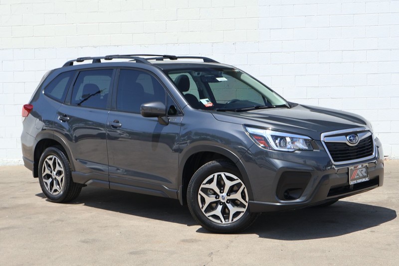 Subaru Forester Vehicle Full-screen Gallery Image 01