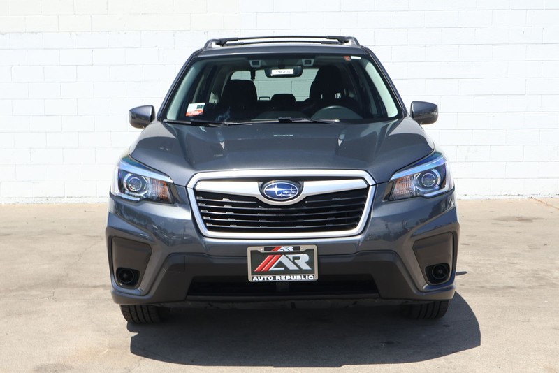 Subaru Forester Vehicle Full-screen Gallery Image 02