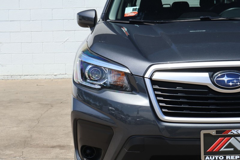 Subaru Forester Vehicle Full-screen Gallery Image 03