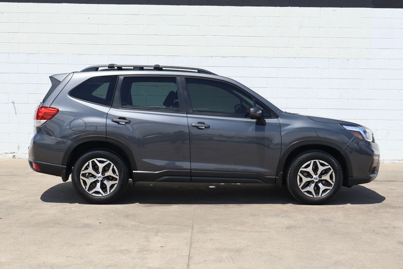 Subaru Forester Vehicle Full-screen Gallery Image 04