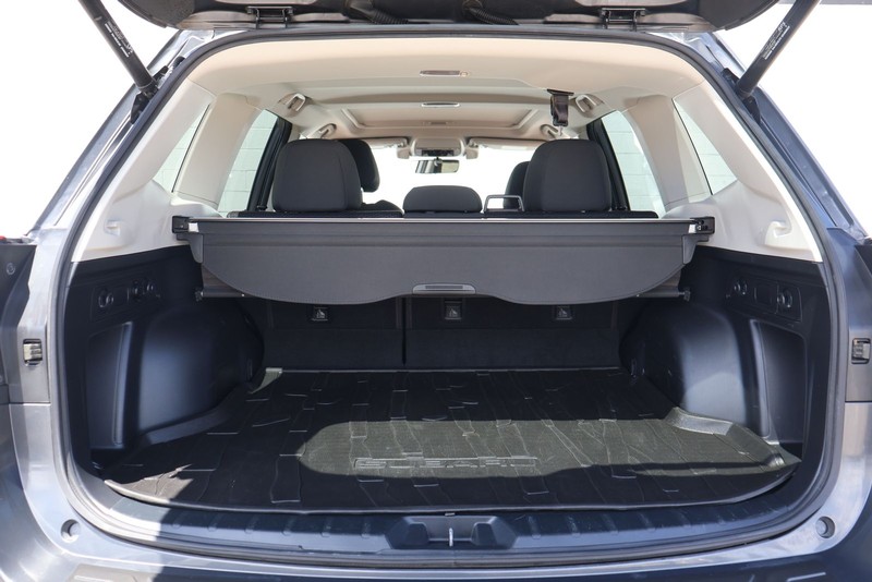 Subaru Forester Vehicle Full-screen Gallery Image 08