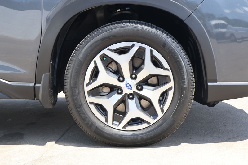 Subaru Forester Vehicle Full-screen Gallery Image 14
