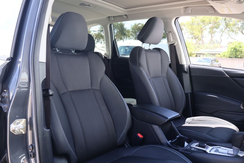 Subaru Forester Vehicle Full-screen Gallery Image 20