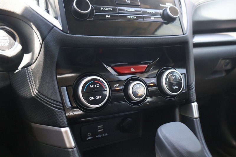 Subaru Forester Vehicle Full-screen Gallery Image 31