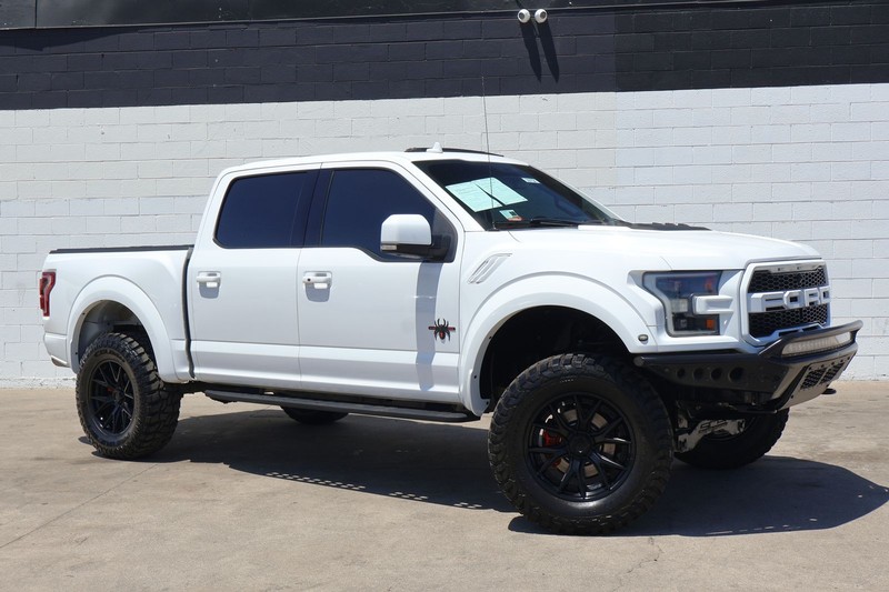Ford F-150 Vehicle Full-screen Gallery Image 01