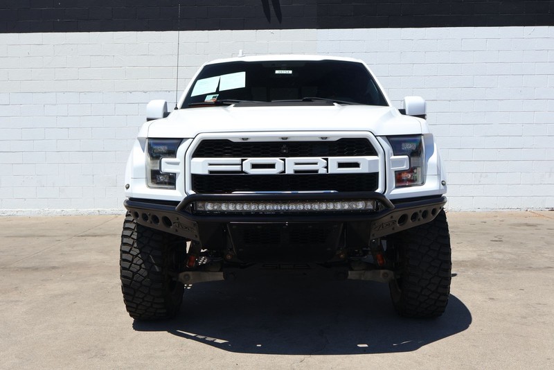 Ford F-150 Vehicle Full-screen Gallery Image 02