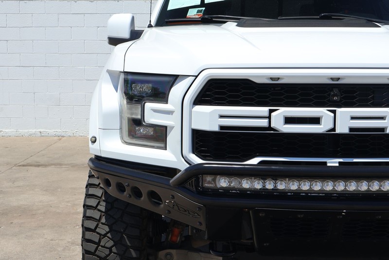 Ford F-150 Vehicle Full-screen Gallery Image 03