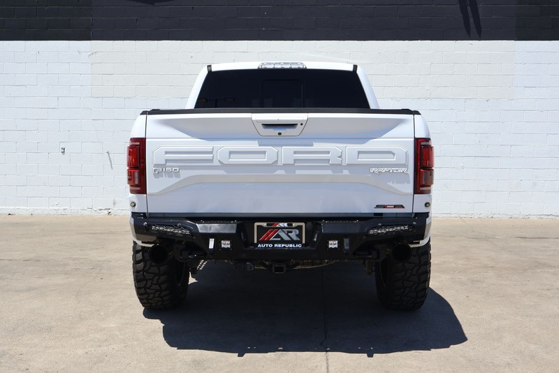 Ford F-150 Vehicle Full-screen Gallery Image 06