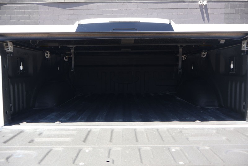 Ford F-150 Vehicle Full-screen Gallery Image 08