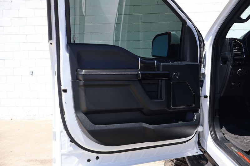 Ford F-150 Vehicle Full-screen Gallery Image 16