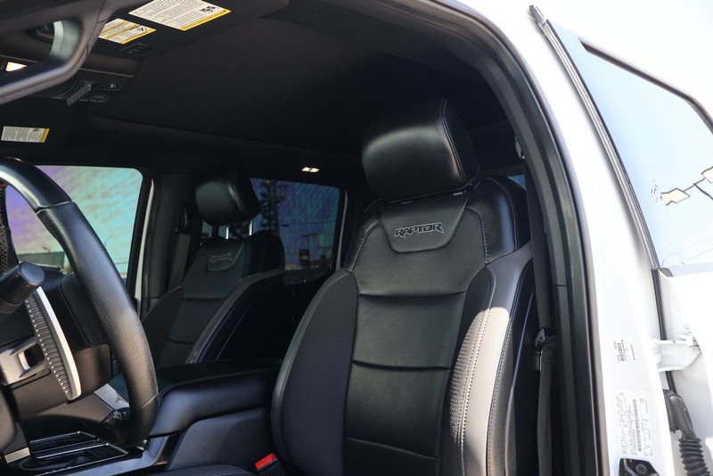 Ford F-150 Vehicle Full-screen Gallery Image 17