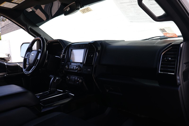 Ford F-150 Vehicle Full-screen Gallery Image 20