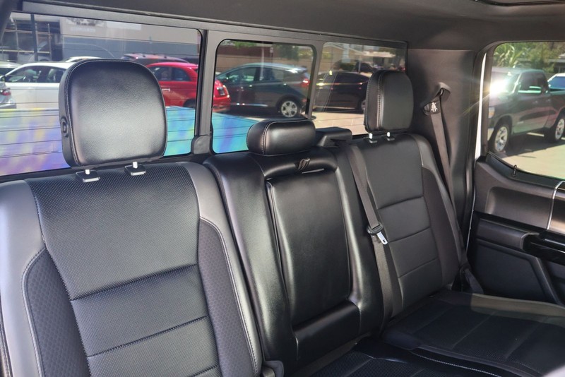 Ford F-150 Vehicle Full-screen Gallery Image 21