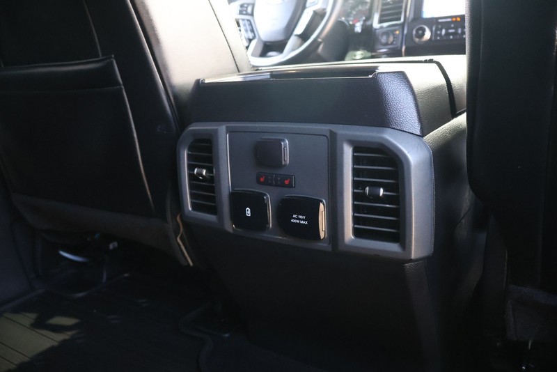 Ford F-150 Vehicle Full-screen Gallery Image 22