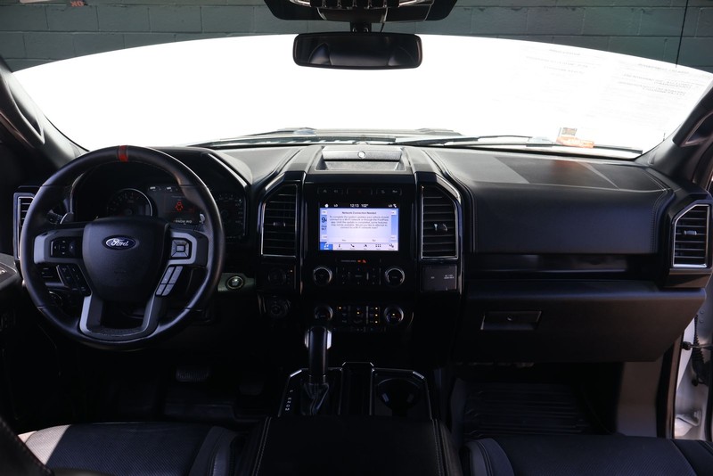 Ford F-150 Vehicle Full-screen Gallery Image 23