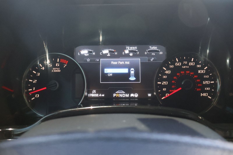 Ford F-150 Vehicle Full-screen Gallery Image 24