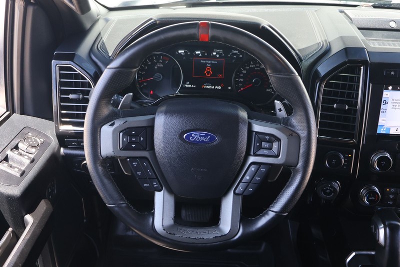 Ford F-150 Vehicle Full-screen Gallery Image 25