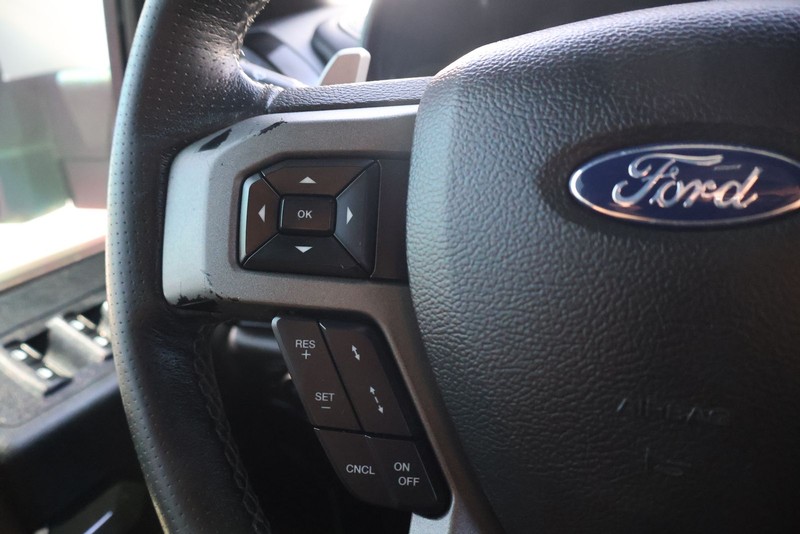 Ford F-150 Vehicle Full-screen Gallery Image 26