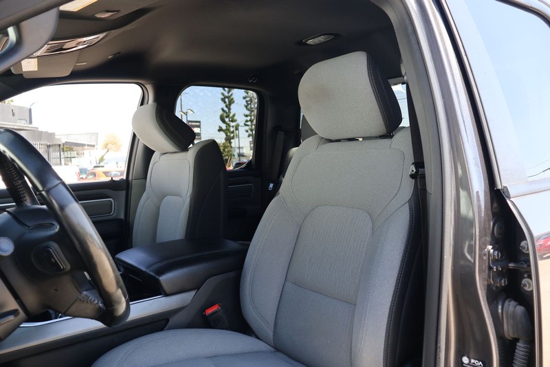 Ram 1500 Vehicle Full-screen Gallery Image 15