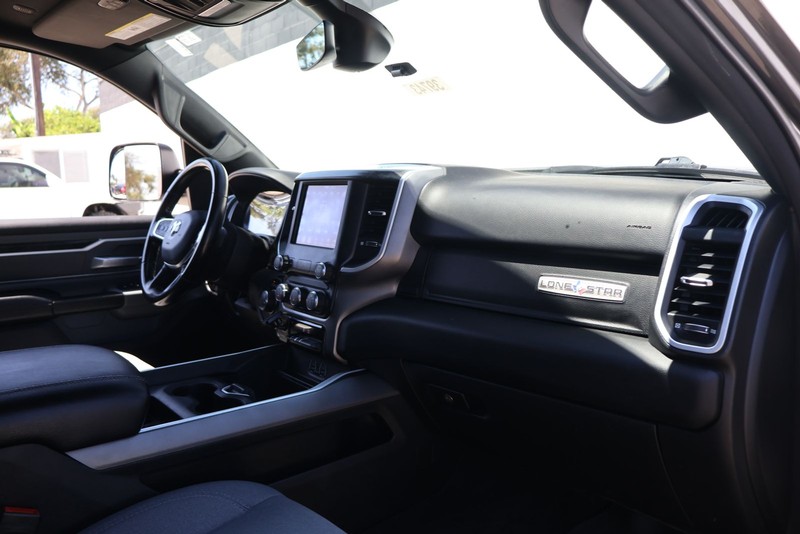 Ram 1500 Vehicle Full-screen Gallery Image 17