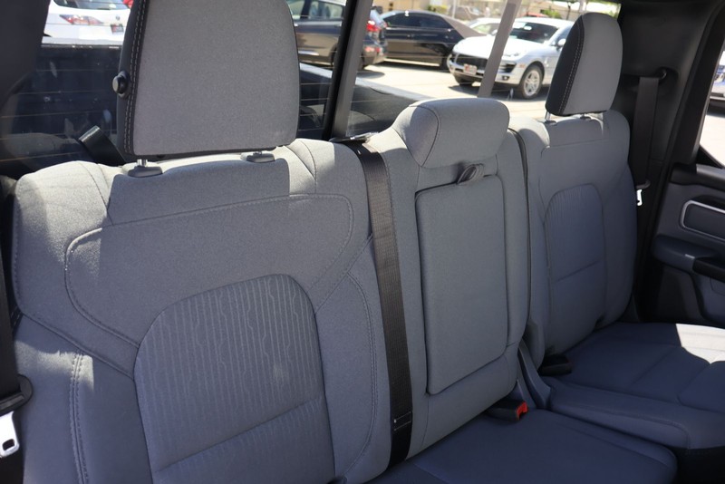 Ram 1500 Vehicle Full-screen Gallery Image 19