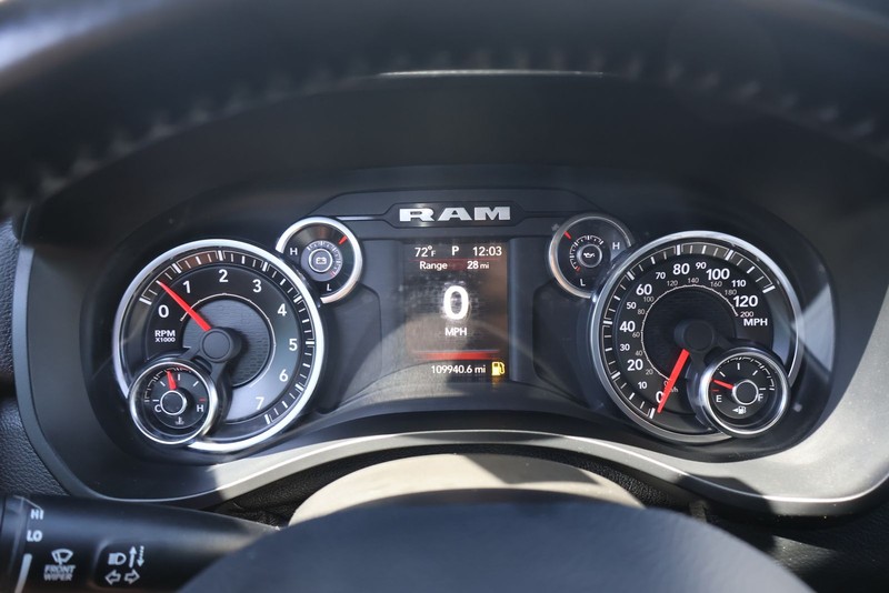 Ram 1500 Vehicle Full-screen Gallery Image 21