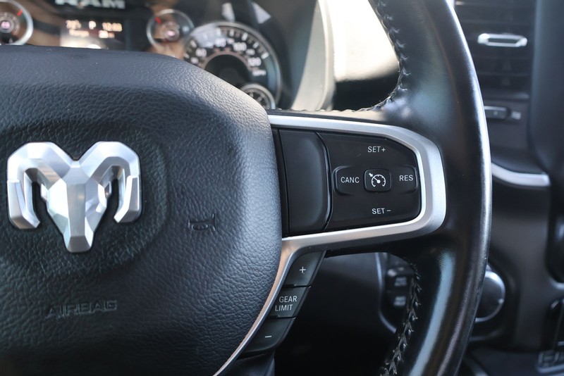Ram 1500 Vehicle Full-screen Gallery Image 24