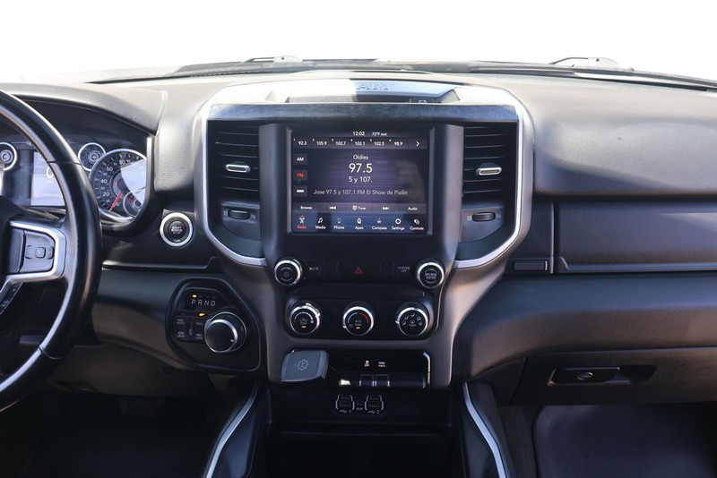 Ram 1500 Vehicle Full-screen Gallery Image 25