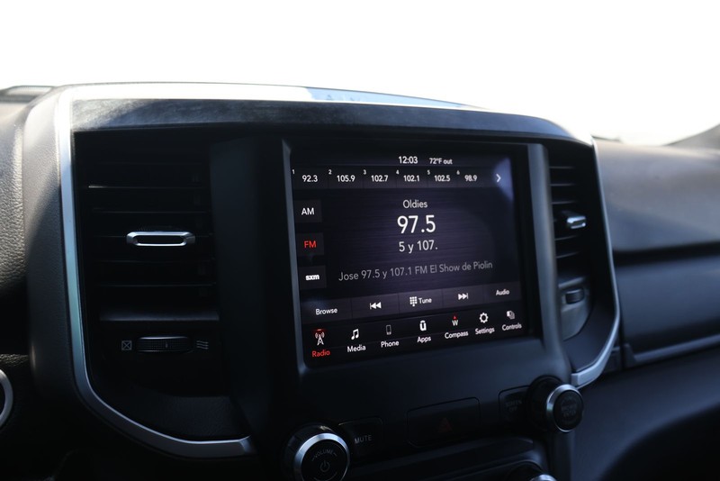 Ram 1500 Vehicle Full-screen Gallery Image 26
